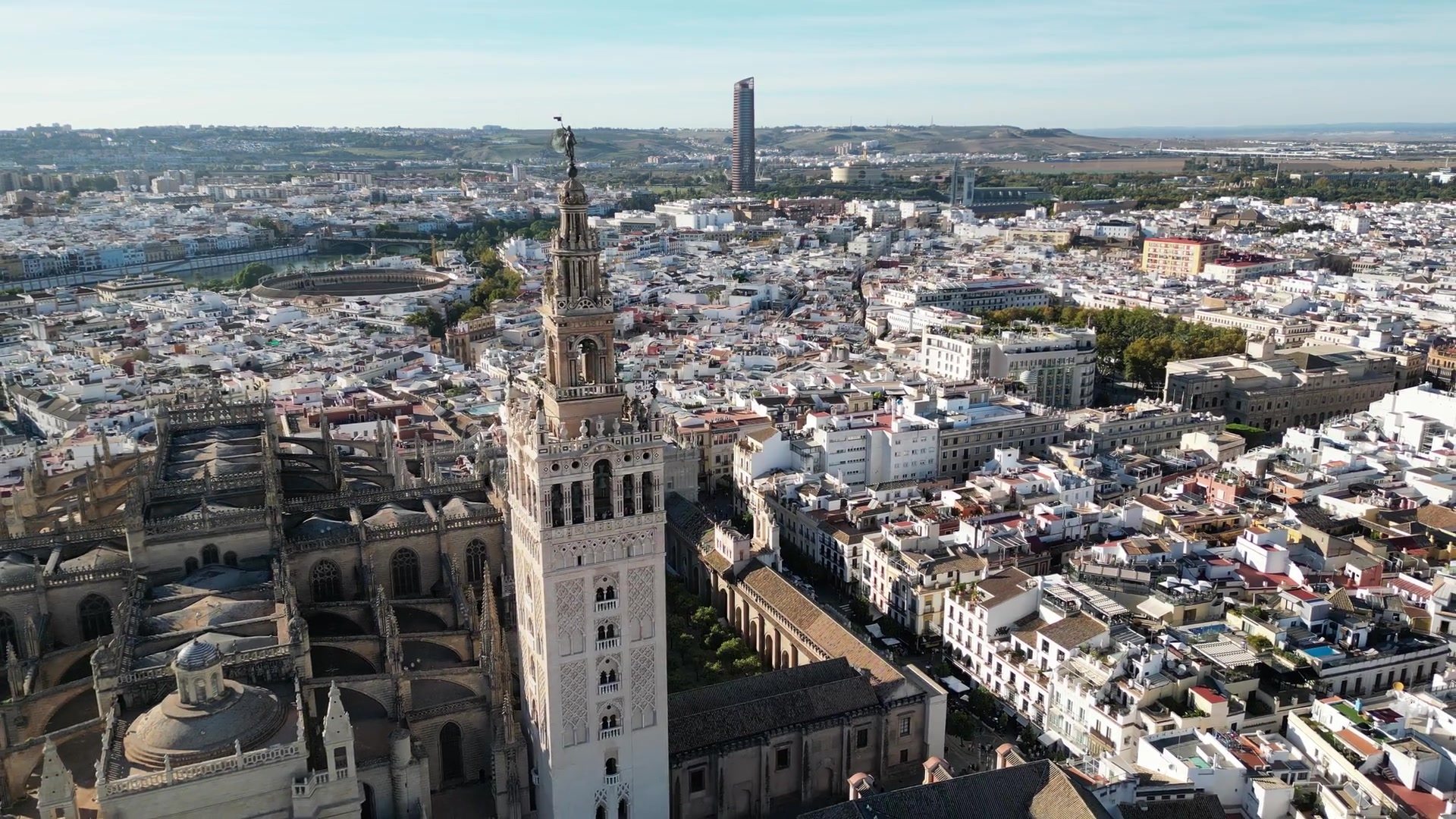 Giralda a sevillská katedrála z výšky
